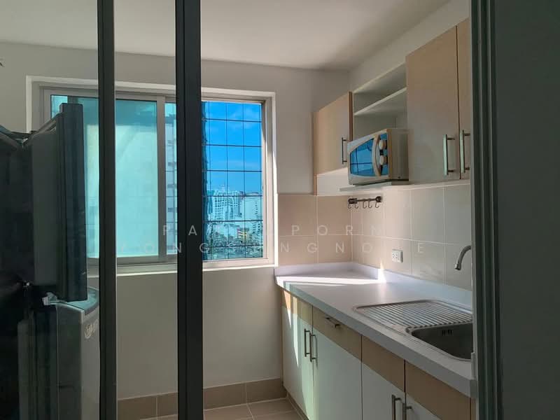 Supalai Park Ekkamai-Thonglor, Bangkok, Petchaburi Road, Bang Kapi, Huai Khwang, Bangkok, 2 Bedrooms, 70 sqm, Condo For Rent, by Pattaporn Yongsungnone, 500169128 - DDproperty.com