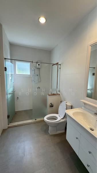 Nantawan Rama 9-Onnut, Bangkok, Soi Mu Ban Nantawan, Prawet, Prawet, Bangkok, 4 Bedrooms, 300 sqm, Single Detached House For Rent, by Suthasin Boonkong, 500169201 - DDproperty.com