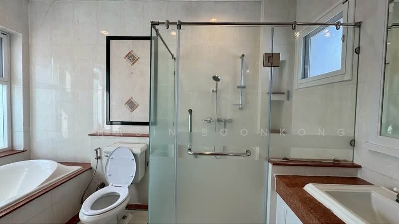 Nantawan Rama 9-Onnut, Bangkok, Soi Mu Ban Nantawan, Prawet, Prawet, Bangkok, 4 Bedrooms, 300 sqm, Single Detached House For Rent, by Suthasin Boonkong, 500169201 - DDproperty.com