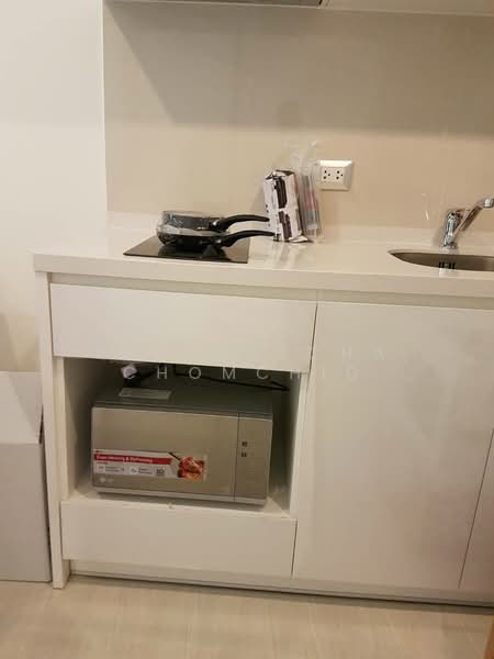 Rhythm Sukhumvit 42, Bangkok, Soi Sukhumvit 42, Sukhumvit Road, Phra Kanong, Khlong Toei, Bangkok, 1 Bedroom, 35 sqm, Condo For Rent, by Ploypatcha Chomchid, 500169225 - DDproperty.com