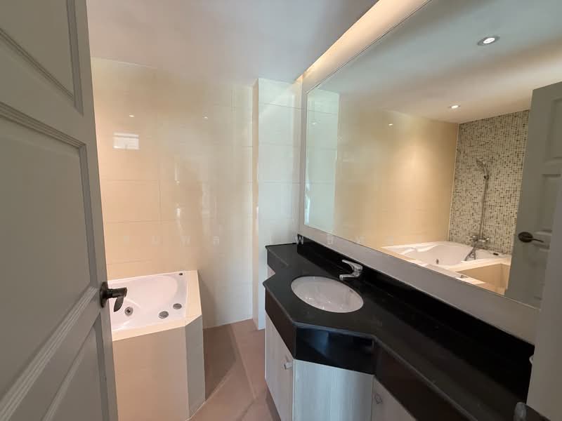 UN Residence, Bangkok, Khlong Tan Nua, Watthana, Bangkok, 2 Bedrooms, 120 sqm, Condo For Rent, by ธนพล โพธิ์ทอง, 500169237 - DDproperty.com