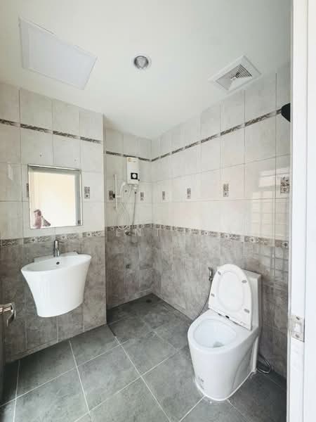 Baan Klang Muang Ladprao-Yothin Phatthana, Bangkok, Soi Baan Klang Muang Ladprao-Yothin Phatthana, Lat Phrao, Lat Phrao, Bangkok, 3 Bedrooms, 180 sqm, Townhouse For Rent, by Agent Pla, 500169268 - DDproperty.com