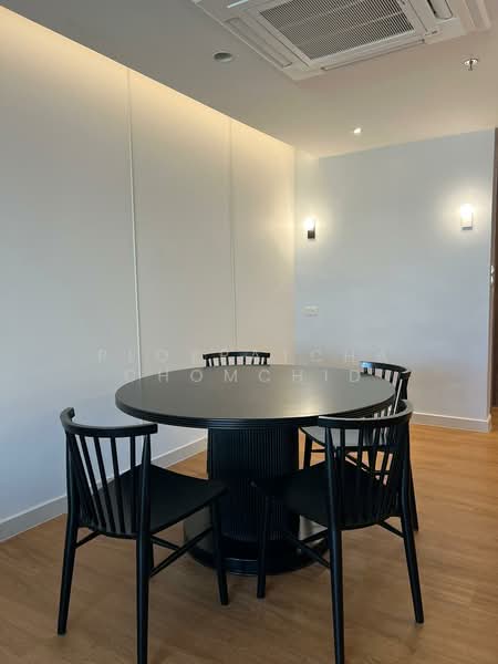 Baan Ploenchit, Bangkok, Soi Ruamrudee 2 Ploenchit Road, Lumphini, Pathum Wan, Bangkok, 2 Bedrooms, 100 sqm, Condo For Rent, by Ploypatcha Chomchid, 500169291 - DDproperty.com