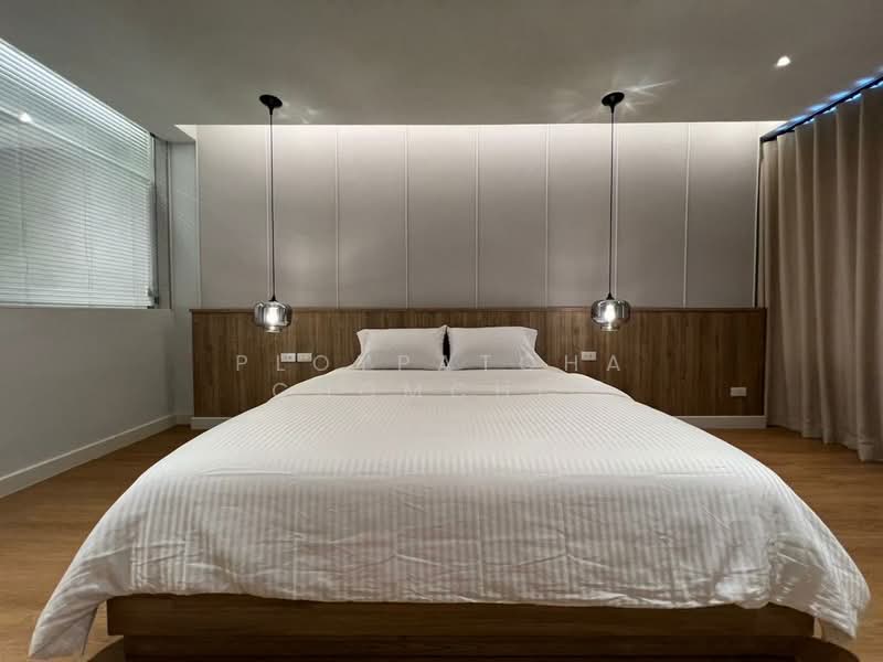 Baan Ploenchit, Bangkok, Soi Ruamrudee 2 Ploenchit Road, Lumphini, Pathum Wan, Bangkok, 2 Bedrooms, 100 sqm, Condo For Rent, by Ploypatcha Chomchid, 500169291 - DDproperty.com