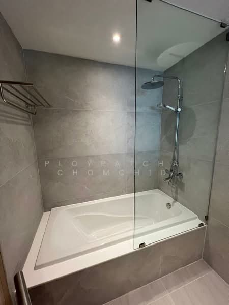 Baan Ploenchit, Bangkok, Soi Ruamrudee 2 Ploenchit Road, Lumphini, Pathum Wan, Bangkok, 2 Bedrooms, 100 sqm, Condo For Rent, by Ploypatcha Chomchid, 500169291 - DDproperty.com