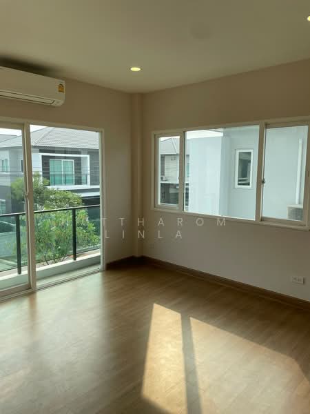 Centro Rama9-Krungthep Kreetha, Bangkok, Khlong Song Ton Nun, Lat Krabang, Bangkok, 4 Bedrooms, 243 sqm, Single Detached House For Sale, by Nuttharom Linla , 500169329 - DDproperty.com