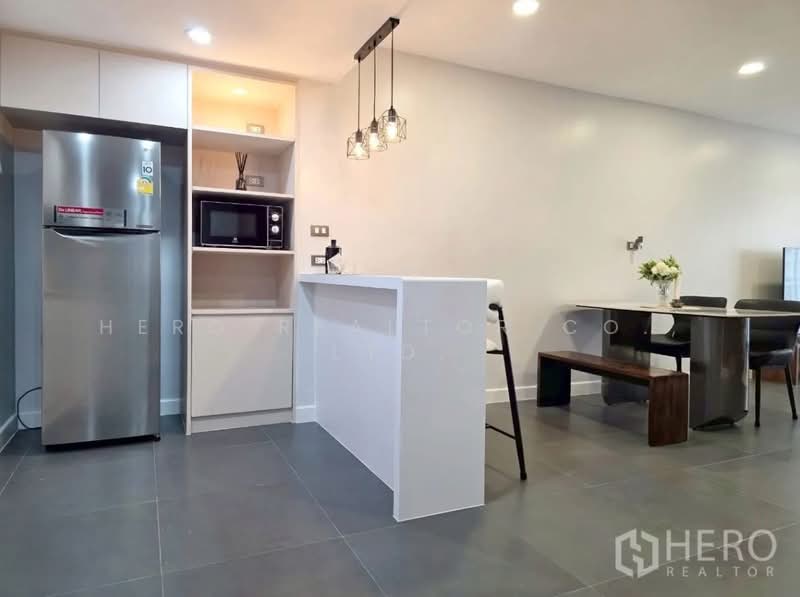 For rent Condominium in Sathorn Park Place in Thung Maha Mek, Sathon, Bangkok BTS Surasak hre00314, Bangkok, Thung Maha Mek, Sathon, Bangkok, 1 Bedroom, 97 sqm, Single Detached House For Rent, by Hero Realtor Co., Ltd., 500169354 - DDproperty.com