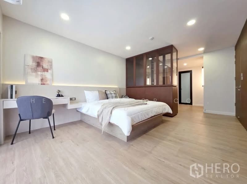 For rent Condominium in Sathorn Park Place in Thung Maha Mek, Sathon, Bangkok BTS Surasak hre00314, Bangkok, Thung Maha Mek, Sathon, Bangkok, 1 Bedroom, 97 sqm, Single Detached House For Rent, by Hero Realtor Co., Ltd., 500169354 - DDproperty.com