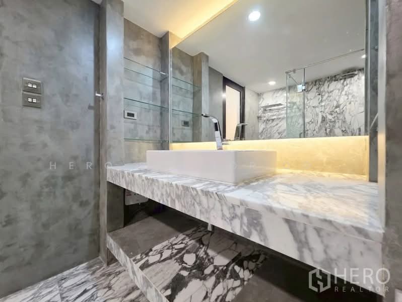 For rent Condominium in Sathorn Park Place in Thung Maha Mek, Sathon, Bangkok BTS Surasak hre00314, Bangkok, Thung Maha Mek, Sathon, Bangkok, 1 Bedroom, 97 sqm, Single Detached House For Rent, by Hero Realtor Co., Ltd., 500169354 - DDproperty.com