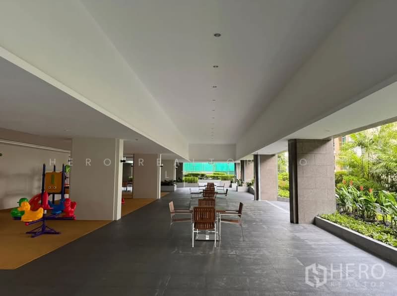 For rent Condominium in Sathorn Park Place in Thung Maha Mek, Sathon, Bangkok BTS Surasak hre00314, Bangkok, Thung Maha Mek, Sathon, Bangkok, 1 Bedroom, 97 sqm, Single Detached House For Rent, by Hero Realtor Co., Ltd., 500169354 - DDproperty.com