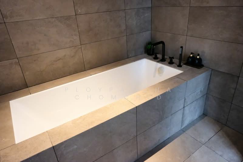 The Lofts Asoke, Bangkok, Sukhumvit 21 Road, Khlongtoei Nua, Watthana, Bangkok, 2 Bedrooms, 86 sqm, Condo For Rent, by Ploypatcha Chomchid, 500169388 - DDproperty.com