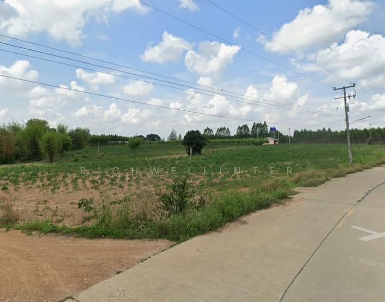 For Sale - Land for sale in Nawanghin, 3 rai, with road frontage on two sides, 500 meters, Chon Buri (Pattaya)