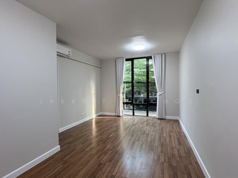 Areeya Tobe Kaset-Nawamintr, Bangkok, Lat Pla Khao Road, Chorake Bua, Lat Phrao, Bangkok, 3 Bedrooms, 180 sqm, Townhouse For Sale, by Jakkrit Nilchoo, 500169584 - DDproperty.com