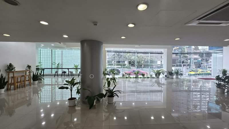 พื้นที่ให้เช่า เพชรบุรี อโศก : Space for rent in Phetchaburi, Asoke., Bangkok, Bang Kapi, Huai Khwang, Bangkok, , 328 sqm, Retail Space For Rent, by TOAH T., 500169589 - DDproperty.com