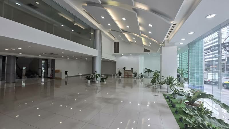 พื้นที่ให้เช่า เพชรบุรี อโศก : Space for rent in Phetchaburi, Asoke., กรุงเทพ, บางกะปิ, ห้วยขวาง, กรุงเทพ, 328 ตร.ม., พื้นที่ขายของ ให้เช่า, โดย TOAH T., 500169589 - DDproperty.com