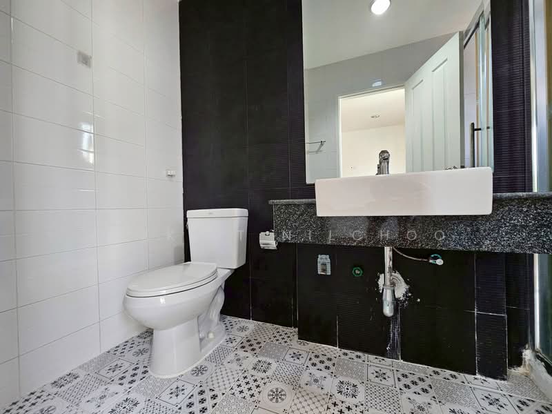 Areeya Tobe Kaset-Nawamintr, Bangkok, Lat Pla Khao Road, Chorake Bua, Lat Phrao, Bangkok, 6 Bedrooms, 220 sqm, Townhouse For Sale, by Jakkrit Nilchoo, 500169624 - DDproperty.com