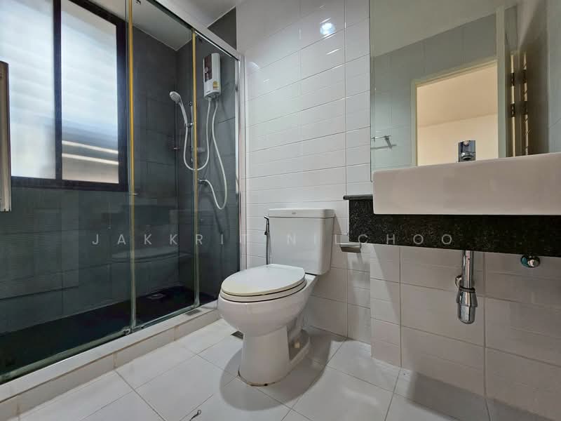 Areeya Tobe Kaset-Nawamintr, Bangkok, Lat Pla Khao Road, Chorake Bua, Lat Phrao, Bangkok, 6 Bedrooms, 220 sqm, Townhouse For Sale, by Jakkrit Nilchoo, 500169624 - DDproperty.com