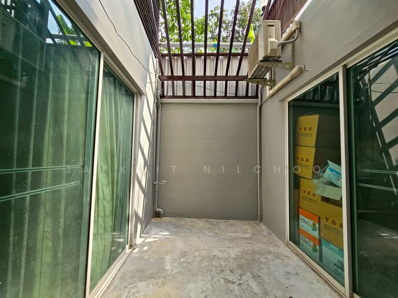 Areeya Tobe Kaset-Nawamintr, Bangkok, Lat Pla Khao Road, Chorake Bua, Lat Phrao, Bangkok, 6 Bedrooms, 220 sqm, Townhouse For Sale, by Jakkrit Nilchoo, 500169624 - DDproperty.com