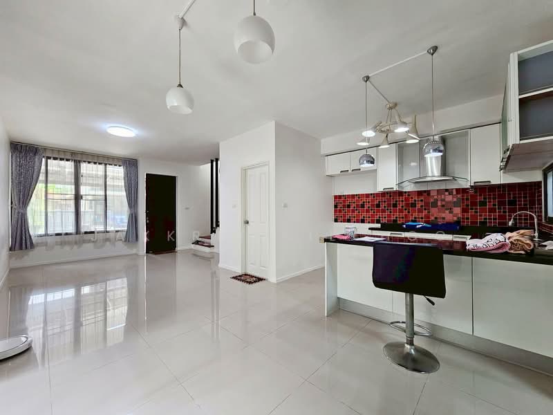 Areeya Tobe Kaset-Nawamintr, Bangkok, Lat Pla Khao Road, Chorake Bua, Lat Phrao, Bangkok, 6 Bedrooms, 220 sqm, Townhouse For Sale, by Jakkrit Nilchoo, 500169624 - DDproperty.com