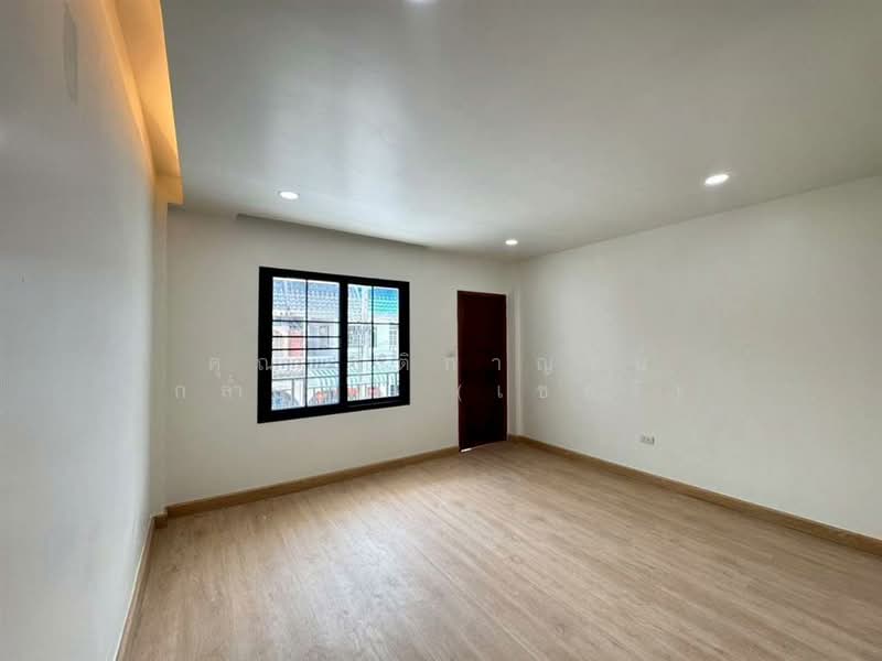 แกรนด์วิลเลจ ลาดพร้าว 80/3 (Grand Village Ladprao 80/3), กรุงเทพ, วังทองหลาง, วังทองหลาง, กรุงเทพ, 120 ตร.ม., ทาวน์เฮ้าส์ ขาย, โดย คุณ ชุติกาญจน์ กล่ำแสง (เชอรี่), 500169634 - DDproperty.com