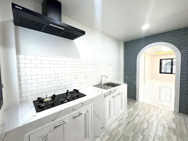 แกรนด์วิลเลจ ลาดพร้าว 80/3 (Grand Village Ladprao 80/3), กรุงเทพ, วังทองหลาง, วังทองหลาง, กรุงเทพ, 120 ตร.ม., ทาวน์เฮ้าส์ ขาย, โดย คุณ ชุติกาญจน์ กล่ำแสง (เชอรี่), 500169634 - DDproperty.com