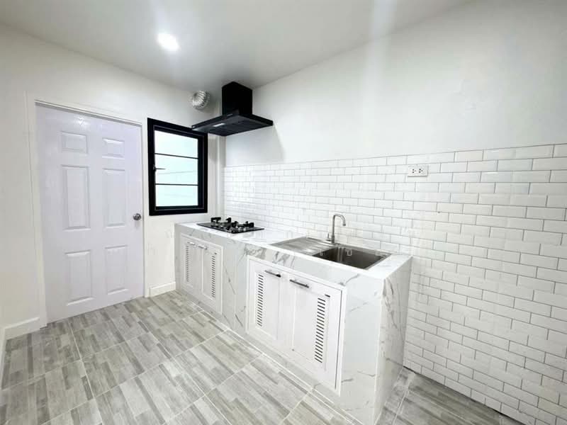 แกรนด์วิลเลจ ลาดพร้าว 80/3 (Grand Village Ladprao 80/3), Bangkok, Wang Thonglang, Wang Thonglang, Bangkok, 2 Bedrooms, 120 sqm, Townhouse For Sale, by คุณ ชุติกาญจน์ กล่ำแสง (เชอรี่), 500169634 - DDproperty.com