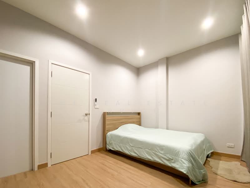 Cher-bangkhunnon, Bangkok, Soi Bangkhunnon 29, Bang Khun Non, Bangkok Noi, Bangkok, 4 Bedrooms, 127 sqm, Townhouse For Sale, by HOME Real Estate Service, 500169646 - DDproperty.com