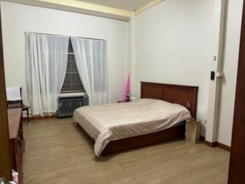 4-BR House, Bangkok, Samsen Nai, Phaya Thai, Bangkok, 4 Bedrooms, 200 sqm, Single Detached House For Rent, by Ramita Theptham, 500169658 - DDproperty.com