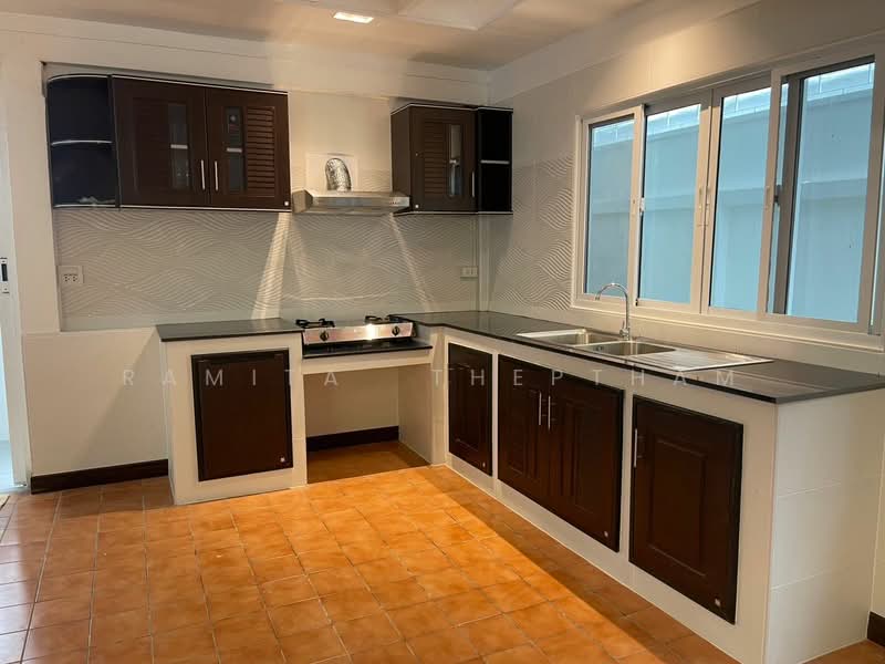 ให้เช่า - บ้าน 2-ห้องนอน, กรุงเทพ