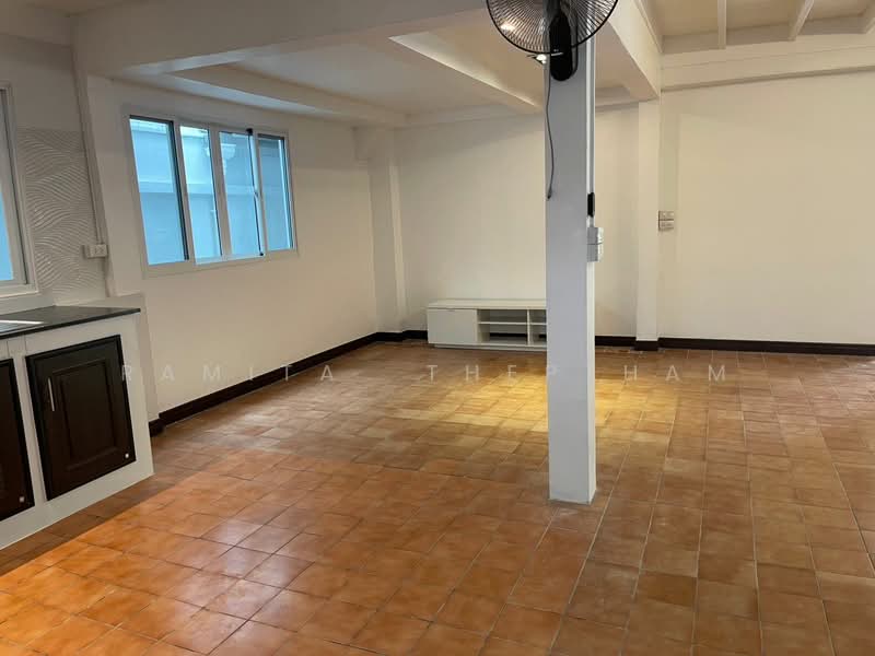 2-BR House, Bangkok, Chong Nonsi, Yan Nawa, Bangkok, 2 Bedrooms, 120 sqm, Single Detached House For Rent, by Ramita  Theptham, 500169671 - DDproperty.com