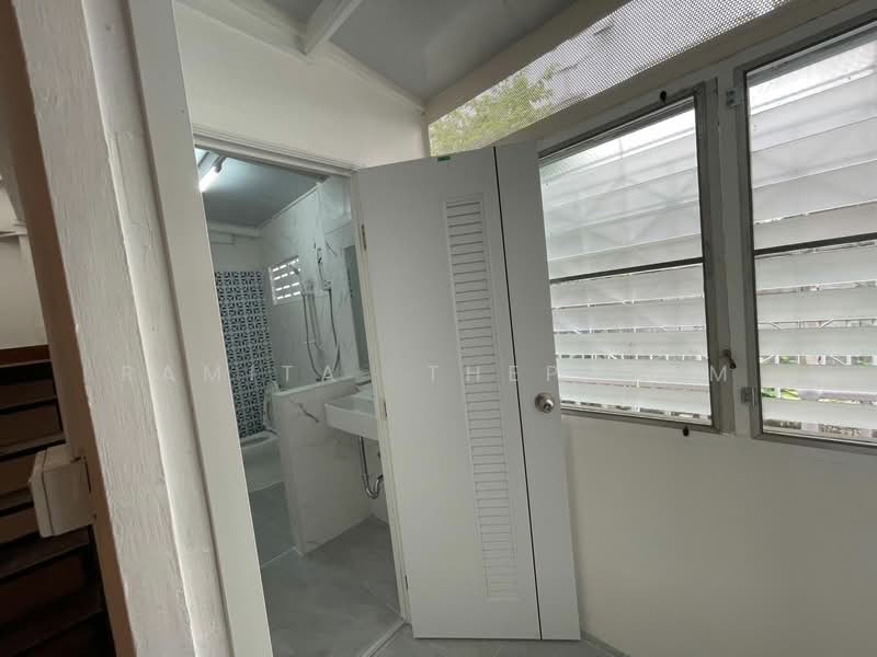 2-BR House, Bangkok, Chong Nonsi, Yan Nawa, Bangkok, 2 Bedrooms, 120 sqm, Single Detached House For Rent, by Ramita  Theptham, 500169671 - DDproperty.com