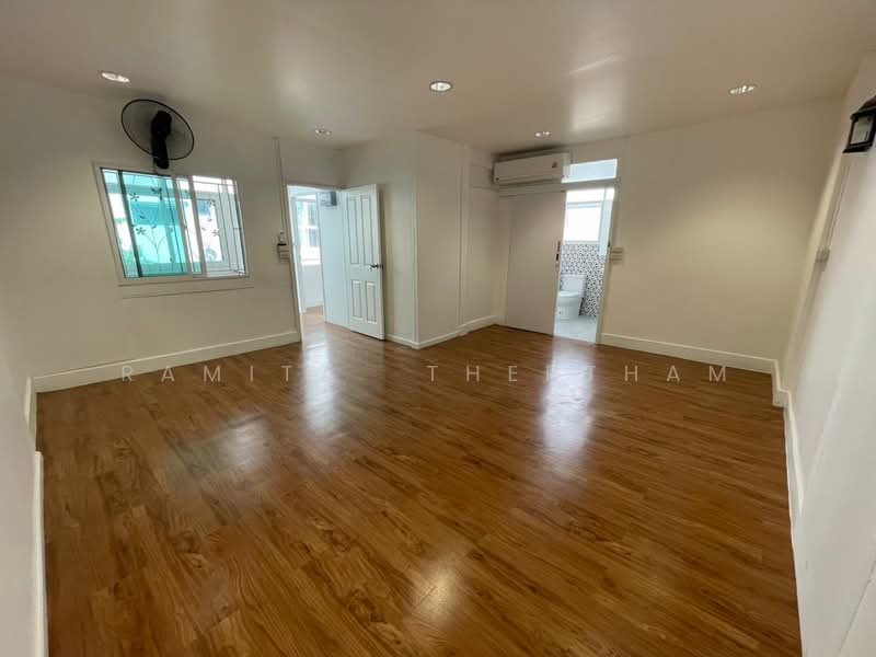 2-BR House, Bangkok, Chong Nonsi, Yan Nawa, Bangkok, 2 Bedrooms, 120 sqm, Single Detached House For Rent, by Ramita  Theptham, 500169671 - DDproperty.com