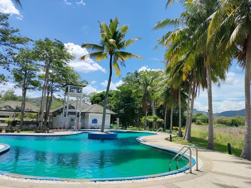 ขาย - ขายที่ดินจัดสรรโครงการบ้านเนินน้ำ ขนาด 81 ตร.ว วิวอ่างเก็บน้ำ วิวภูเขา ใกล้ชิดธรรมชาติ ตะเคียนเตี้ย, ชลบุรี