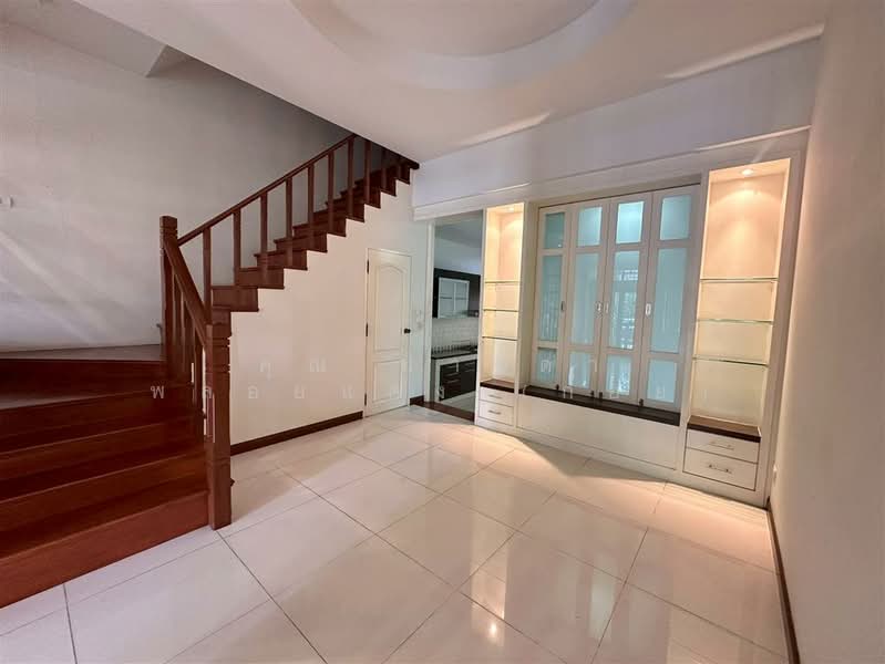 ทาวน์โฮม 3 ชั้น 28.1 ตร.ว. หมู่บ้านศิรินโฮม ซอยลาดพร้าว101 แยก42, Bangkok, Khlong Chan, Bang Kapi, Bangkok, 4 Bedrooms, 130 sqm, Townhouse For Sale, by คุณ ปารดา พลอยแดง (ก้อย), 500169943 - DDproperty.com