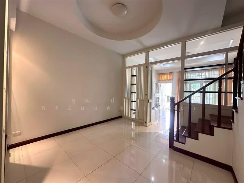 ทาวน์โฮม 3 ชั้น 28.1 ตร.ว. หมู่บ้านศิรินโฮม ซอยลาดพร้าว101 แยก42, Bangkok, Khlong Chan, Bang Kapi, Bangkok, 4 Bedrooms, 130 sqm, Townhouse For Sale, by คุณ ปารดา พลอยแดง (ก้อย), 500169943 - DDproperty.com