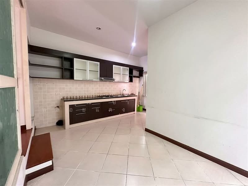 ทาวน์โฮม 3 ชั้น 28.1 ตร.ว. หมู่บ้านศิรินโฮม ซอยลาดพร้าว101 แยก42, Bangkok, Khlong Chan, Bang Kapi, Bangkok, 4 Bedrooms, 130 sqm, Townhouse For Sale, by คุณ ปารดา พลอยแดง (ก้อย), 500169943 - DDproperty.com