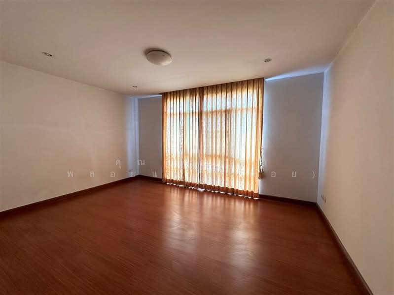 ทาวน์โฮม 3 ชั้น 28.1 ตร.ว. หมู่บ้านศิรินโฮม ซอยลาดพร้าว101 แยก42, Bangkok, Khlong Chan, Bang Kapi, Bangkok, 4 Bedrooms, 130 sqm, Townhouse For Sale, by คุณ ปารดา พลอยแดง (ก้อย), 500169943 - DDproperty.com