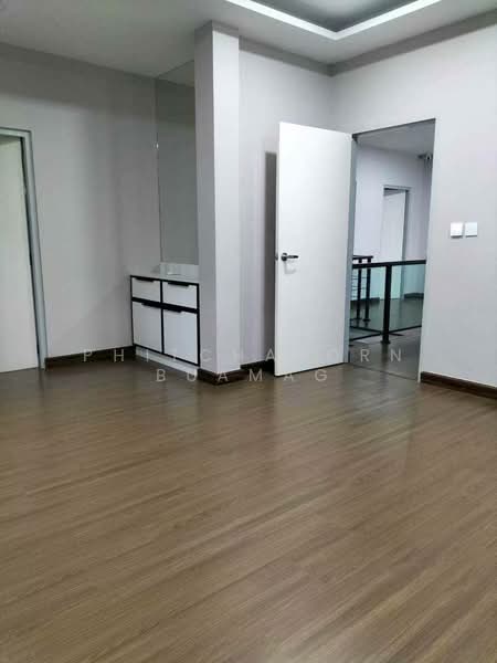 4-BR House, Bangkok, Bang Khae, Bang Khae, Bangkok, 4 Bedrooms, 340 sqm, Single Detached House For Rent, by Phitchaporn Buamag, 500170347 - DDproperty.com