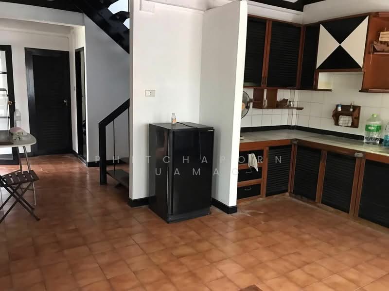 3-BR House, Bangkok, Bang Kae Nua, Bang Khae, Bangkok, 3 Bedrooms, 300 sqm, Single Detached House For Sale, by Phitchaporn Buamag, 500170444 - DDproperty.com