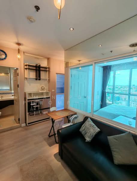 Life @ Ratchada-Huai Khwang, Bangkok, 189 Pracharatbamphen Road, Huai Khwang, Huai Khwang, Bangkok, 1 Bedroom, 30 sqm, Condo For Rent, by Manapong Phromphitak, 500170552 - DDproperty.com