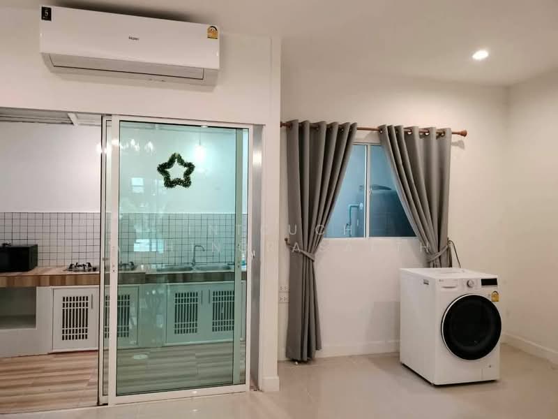 Sammakorn Avenue Suvarnabhumi, Bangkok, Rural Development 3 Khlong Song Ton Noon, Khlong Song Ton Nun, Lat Krabang, Bangkok, 4 Bedrooms, 200 sqm, Townhouse For Rent, by Intouch Abhinorasaeth, 500170613 - DDproperty.com