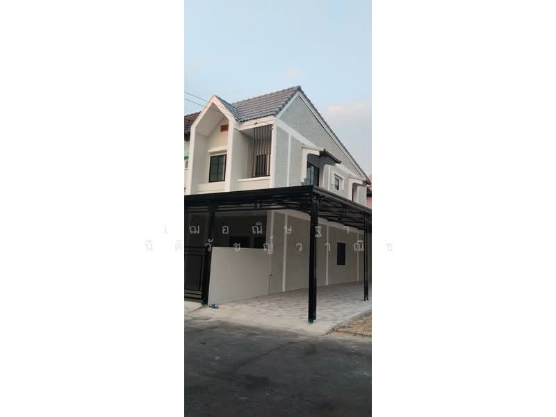 ให้เช่า - บ้านเช่ารามอินทรา ราคาถูก ปากซอยมีรถไฟฟ้า ทาวน์เฮ้าส์รีโนเวทใหม่ 2นอน 2น้ำ 2ห้องครัว บ้านหลุงมุม, กรุงเทพ