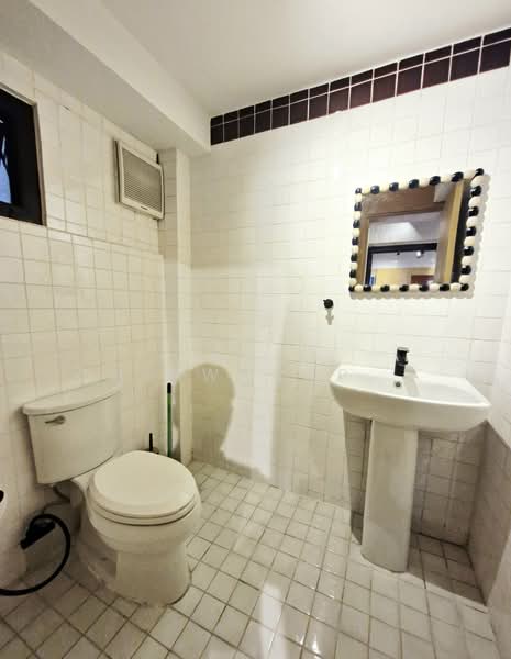 Commercial Townhome in Ekkamai12, Bangkok, Khlong Tan Nua, Watthana, Bangkok, 2 Bedrooms, 250 sqm, Townhouse For Rent, by Kla Chinworapanya, 500170632 - DDproperty.com