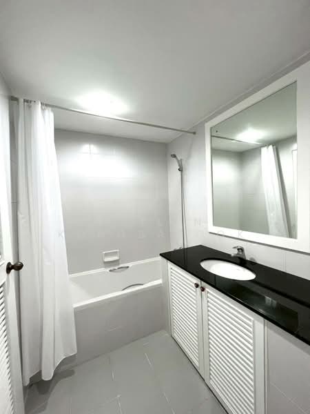 Supalai Place Sukhumvit 39, Bangkok, 175-179 Soi Sukhumvit 39 Sukhumvit Road, Khlong Tan Nua, Watthana, Bangkok, 1 Bedroom, 50 sqm, Condo For Rent, by Natlyn Kongsapook, 500170655 - DDproperty.com