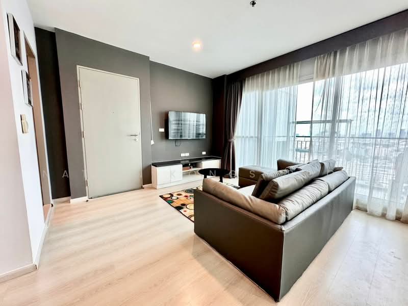 Life Ratchadapisek, Bangkok, 279 Ratchadapisaek Road, Huai Khwang, Huai Khwang, Bangkok, 2 Bedrooms, 65 sqm, Condo For Rent, by Natlyn Kongsapook, 500170671 - DDproperty.com