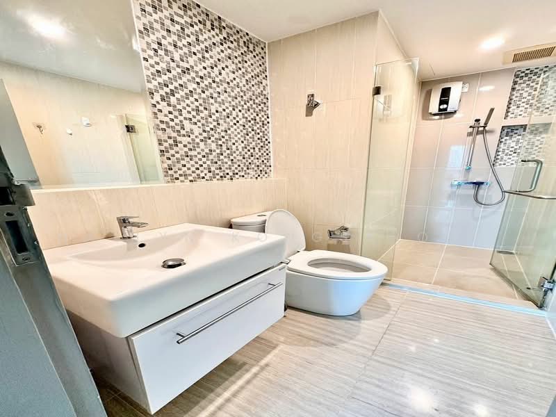 Life Ratchadapisek, Bangkok, 279 Ratchadapisaek Road, Huai Khwang, Huai Khwang, Bangkok, 2 Bedrooms, 65 sqm, Condo For Rent, by Natlyn Kongsapook, 500170671 - DDproperty.com