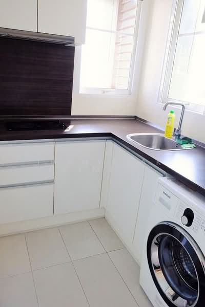 The Bangkok Sathorn-Taksin, Bangkok, Krung Thonburi, Bang Lam Phu Lang, Khlong San, Bangkok, 2 Bedrooms, 71 sqm, Condo For Rent, by Thanyalak Premputtiphan, 500170756 - DDproperty.com