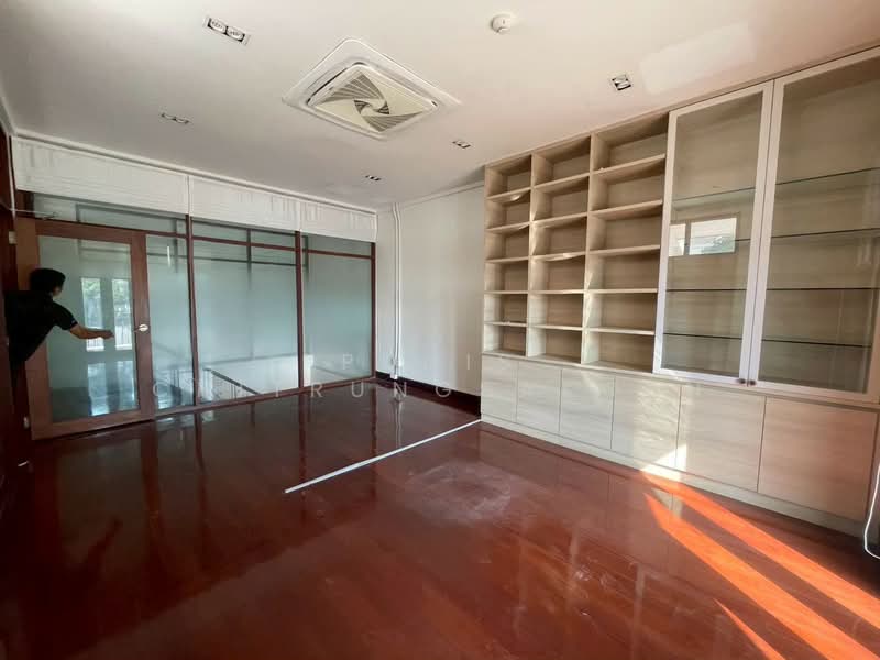Standalone House for Rent | Phahonyothin – Ari Area, Bangkok, Samsen Nai, Phaya Thai, Bangkok, , 1,500 sqm, Shophouse For Rent, by Pudis Chitrungsakorn, 500170799 - DDproperty.com