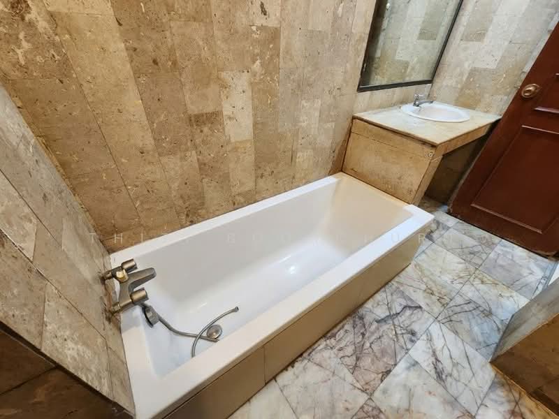 Townhouse, 4 Bedroom, 3 Minute Walk BTS Bang Chak, Bangkok, Bang Chak, Phra Khanong, Bangkok, 4 Bedrooms, 250 sqm, Townhouse For Rent, by Thiti Boonchurn, 500170802 - DDproperty.com