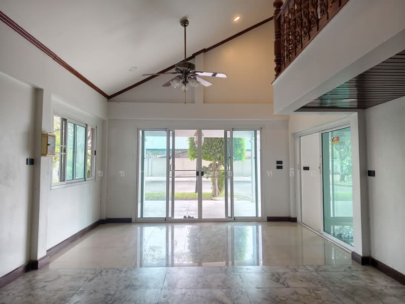 Soi Phahonyothin 62/1, Pathum Thani, พหลโยธิน, Khu Khot, Lam Luk Ka, Pathum Thani, 5 Bedrooms, 600 sqm, Single Detached House For Sale, by นัชชา กำลังเหลือ, 500170852 - DDproperty.com